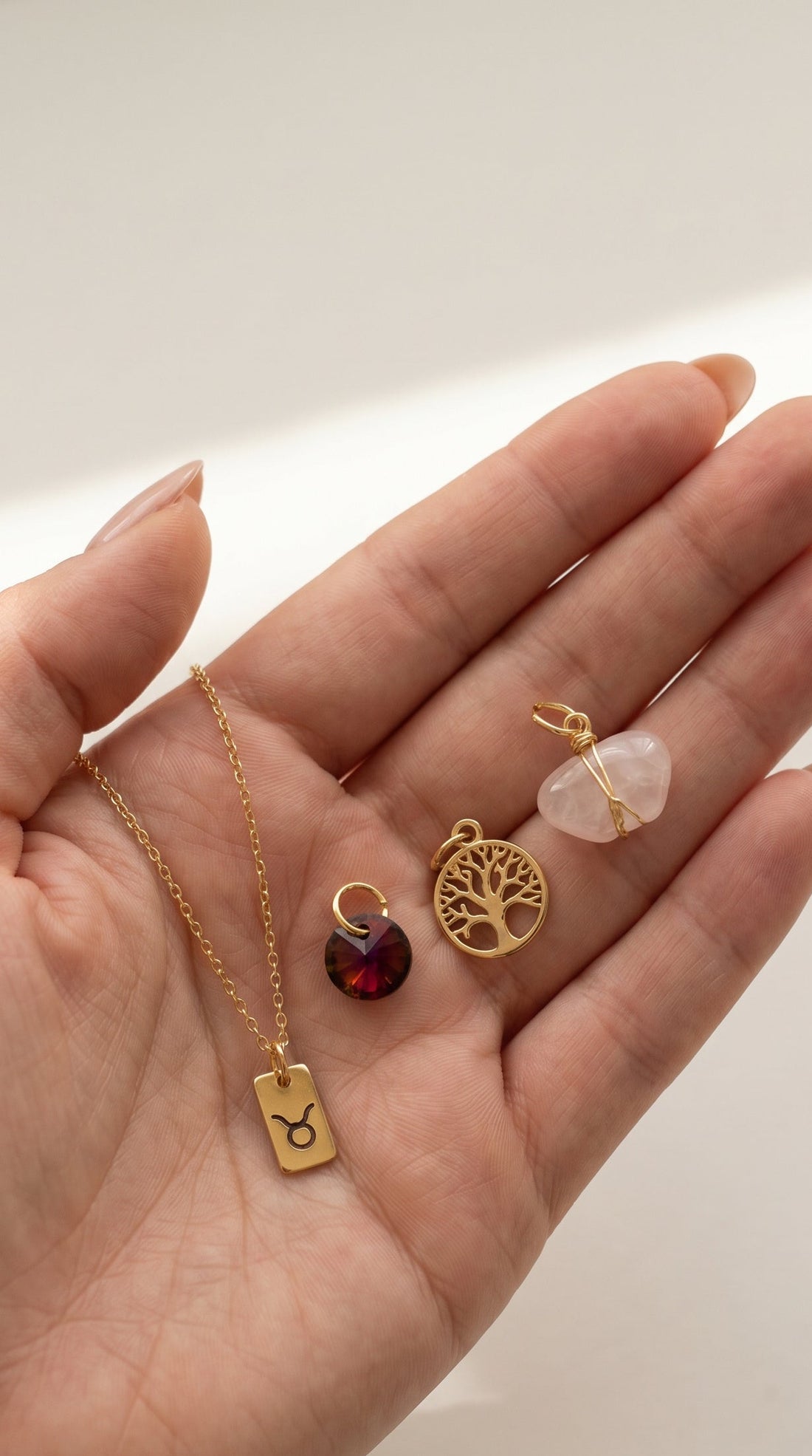 SET SIGNO ZODIACAL - CADENA + 4 CHARMS
