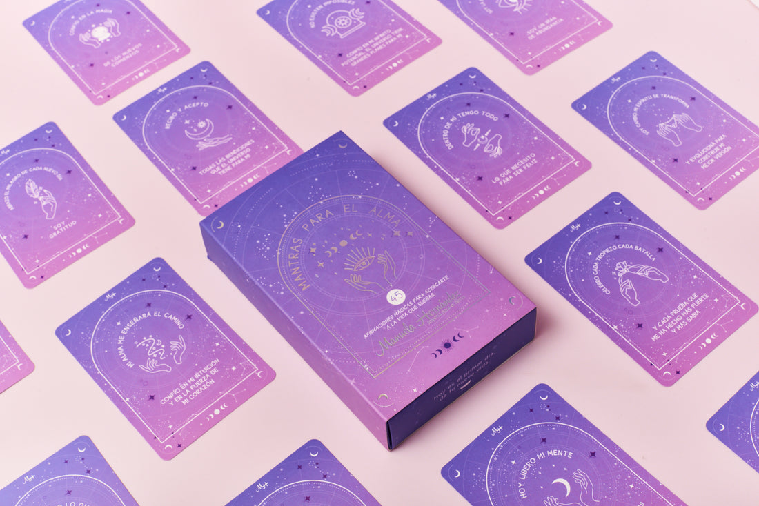 ORÁCULO DE CARTAS - MANTRAS PARA EL ALMA